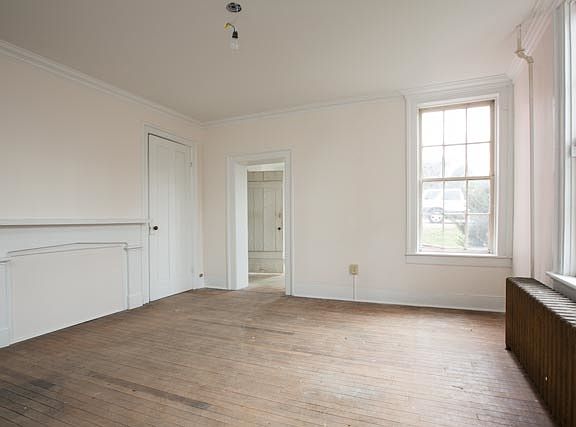 2nd image of 480 E Market St