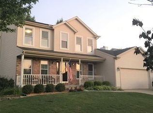 7 Chesterfield Ct, Bloomington, IL