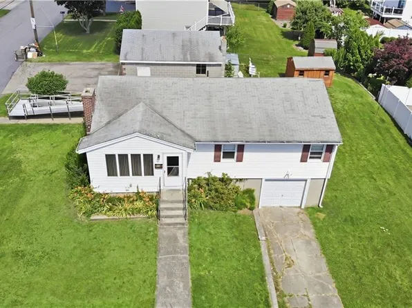 28 City View Pkwy, Johnston, RI 02919