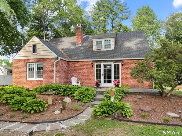 26 Fernbel Lane, West Hartford, CT 06107