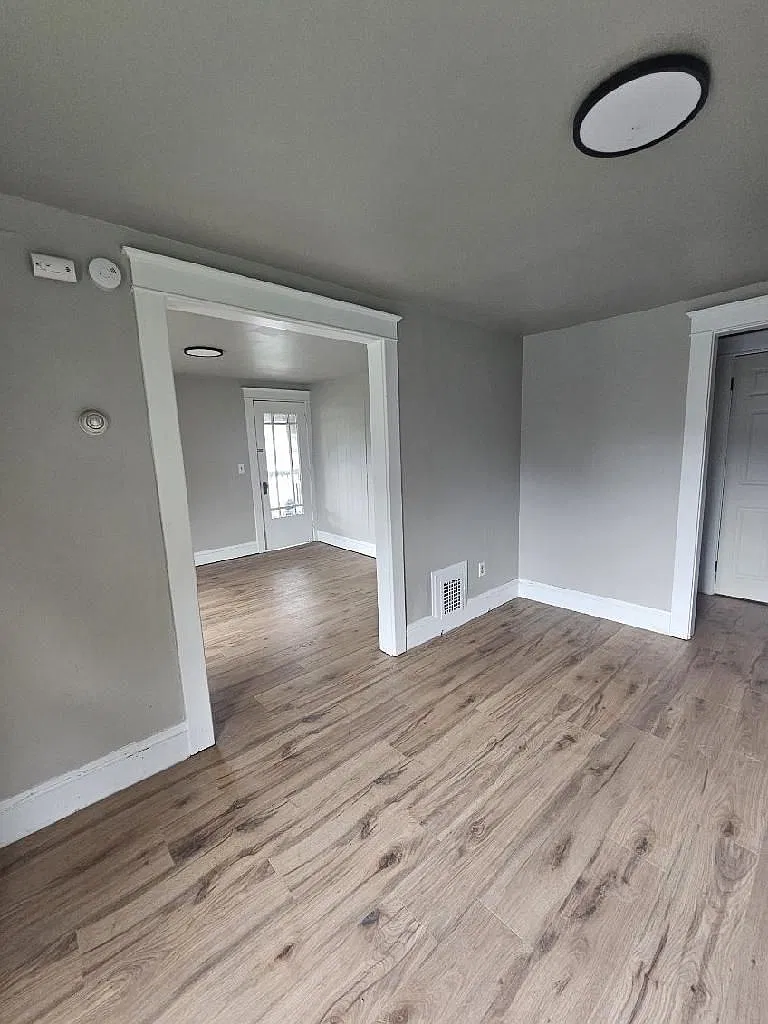 2 bed, 1.0 bath, 775 sqft, $999 — Photo 1