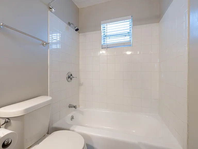 Westside Court | Modern Living in the Heart of Westside — Photo 16