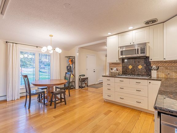 5th image of 41 Glazier Dr