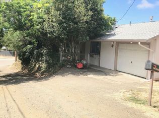 1464 NE Klamath Ave, Roseburg, OR