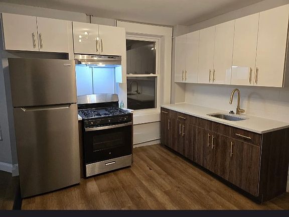 4th image of 935 Pavonia Ave #4