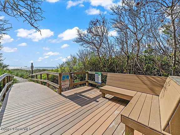 3rd image of 218 Harbor Dr