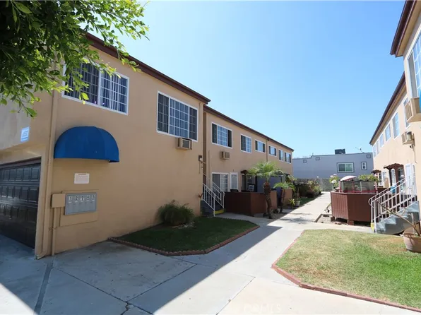 2341 Walnut Ave, Signal Hill, CA 90755