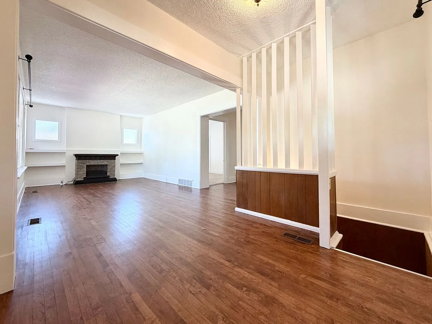 Updated 4-Bed Home | Basement | Huge Windows | Backyard — Photo 3