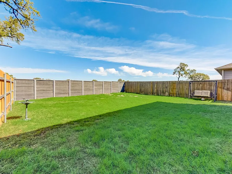 109 Cupreata Ln — Photo 38
