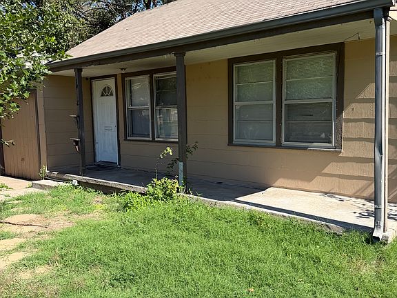 2nd image of 1912 S Vine Ave