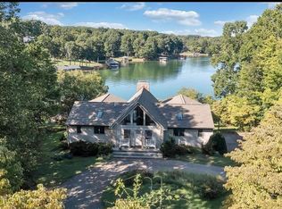 234 Waterwood Dr, Moneta, VA 24121