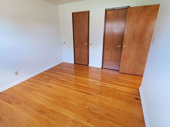 3rd image of 516 Blake Ave #1