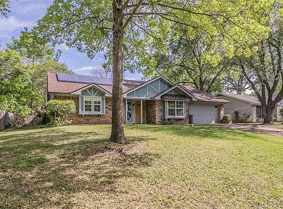 2nd image of 2922 Brookshire Dr