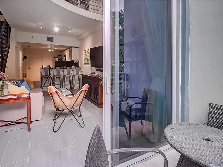 3339 Virginia St #323 — Photo 27