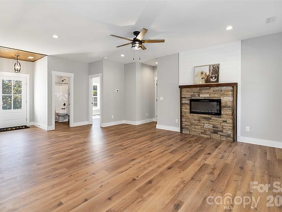 5th image of 2605 Mount Prospect Dr