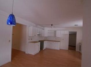 785 Grove St, Conneaut, OH 44030