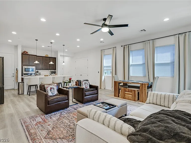 111 Ibiza Lake Dr — Photo 8