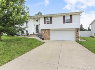 124 Lexington Dr, East Peoria, IL 61611