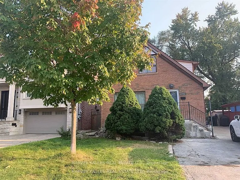 195 Poyntz Ave #LOWER — Photo 1