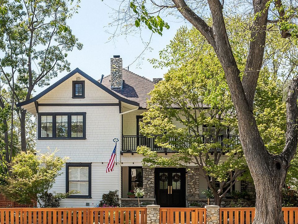 1st image of 1009 N College Ave