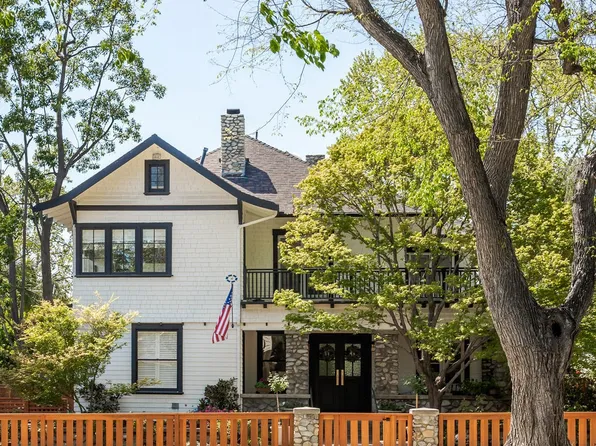 1009 N College Ave, Claremont, CA 91711