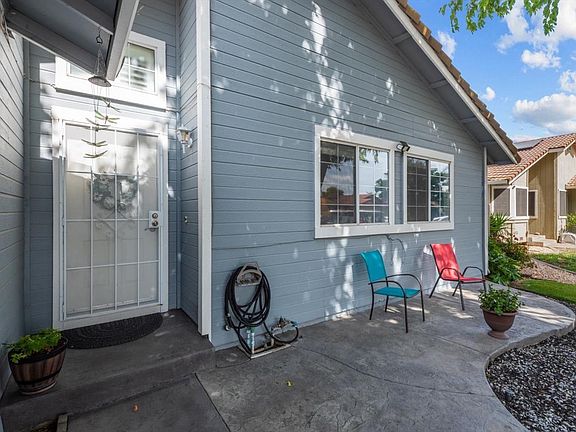 4th image of 891 Scottsdale Drive