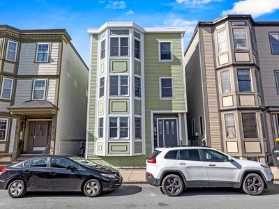 734 E 6th St APT 2, South Boston, MA, 02127