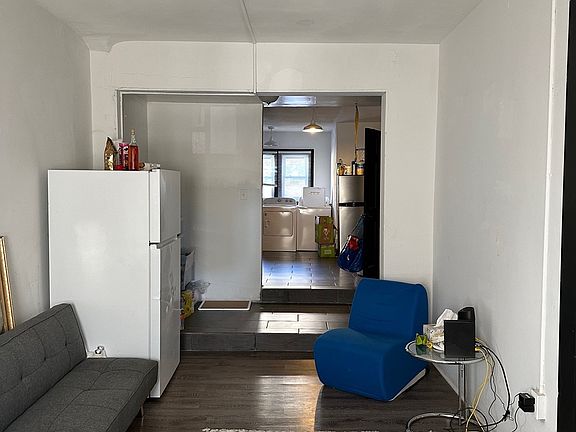 5th image of 78 Carroll St
