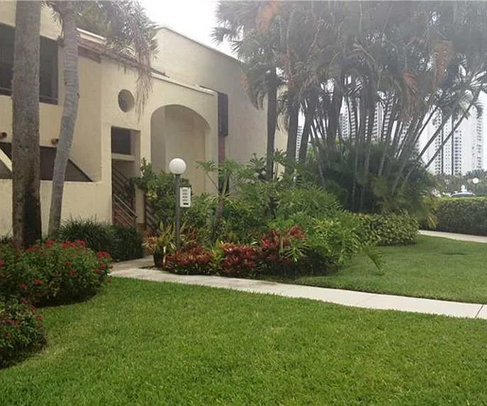 2 bed, 1143 sqft, $2,600 — Photo 3