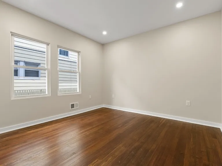 218 Ampere Pkwy — Photo 10