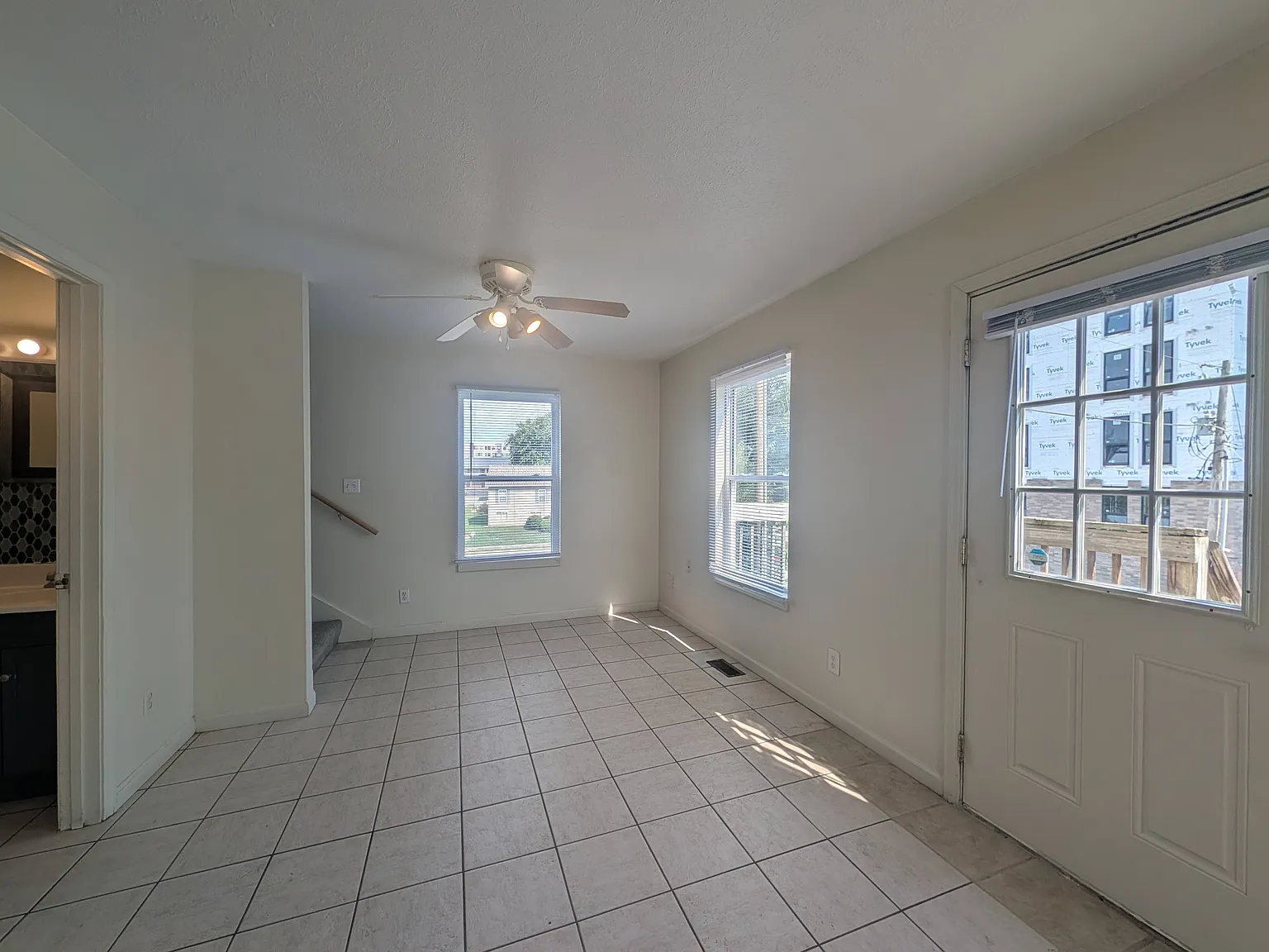 5 bed, $3,975 — Photo 3