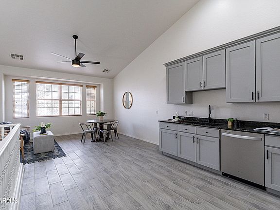 5th image of 2252 E HUNTINGTON Drive