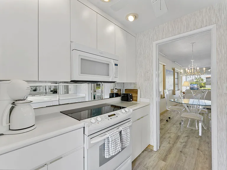 101 NE 19th Ave #228 — Photo 10