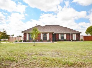 1018 S Lowrance Rd, Red Oak, TX 75154