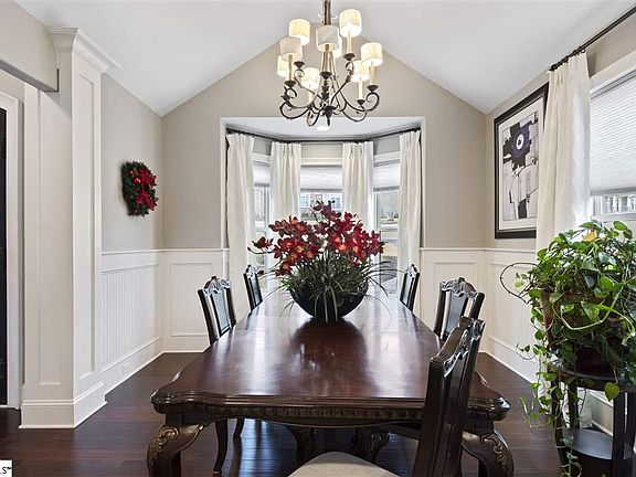 4th image of 17 Hidden Lake Ct