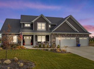 5110 Greyson Heights Dr, Auburn, IN