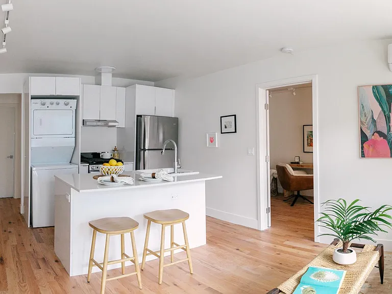 221 N Catalina St #9 — Photo 13