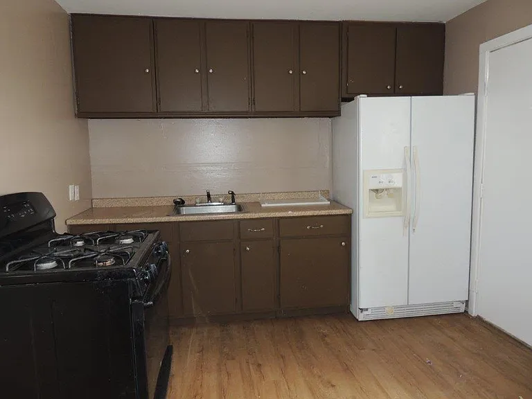 410 Snyder St — Photo 6