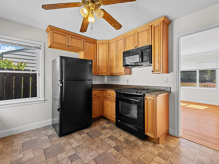 3725 Coolidge Hwy — Photo 9