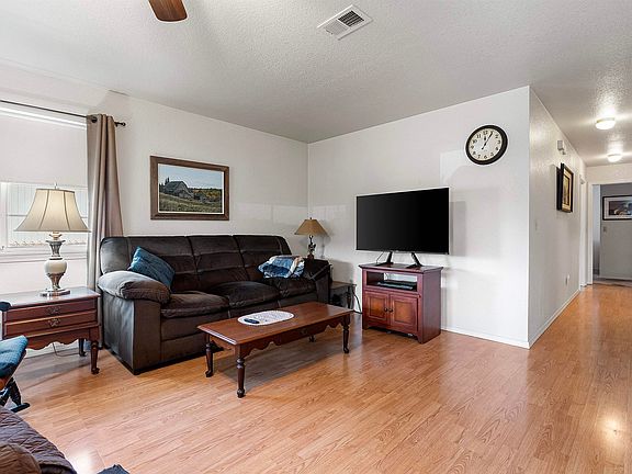 4th image of 340 Murphy Ave