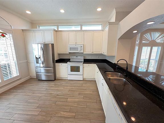 2nd image of 448 Mac Gregor Rd