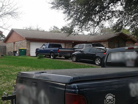 3rd image of 1404 Coyote Ln