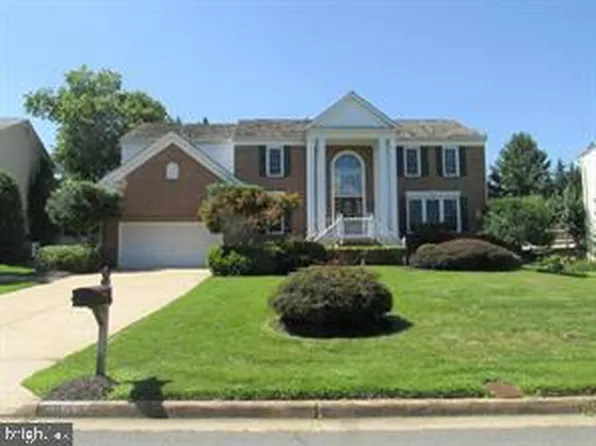 5802 Hampton Forest Way, Fairfax, VA 22030