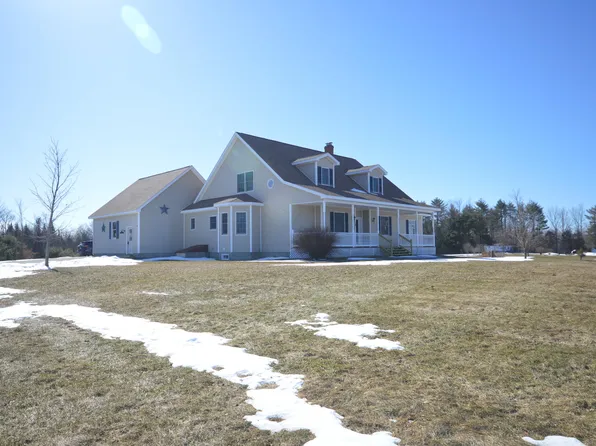 28 Overlook Drive, Canaan, ME 04924