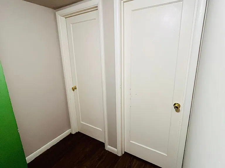 515 Avenue C — Photo 7