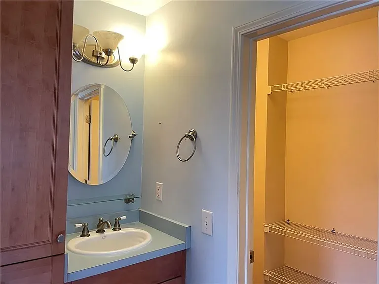 10 Southwick Ct — Photo 14