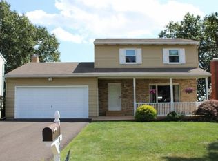 1109 Talan Dr, Endicott, NY 13760