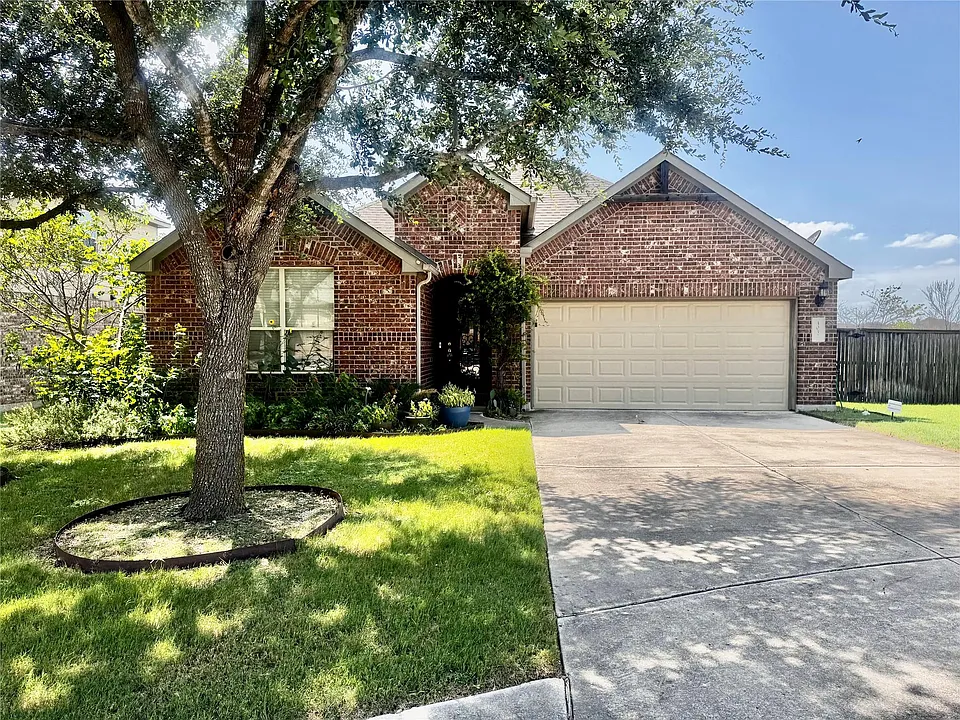3032 Angelina Ct