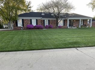 315 Prince Towne Dr, Saint Louis, MO 63141