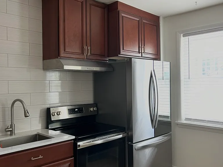 202 N Main St — Photo 6